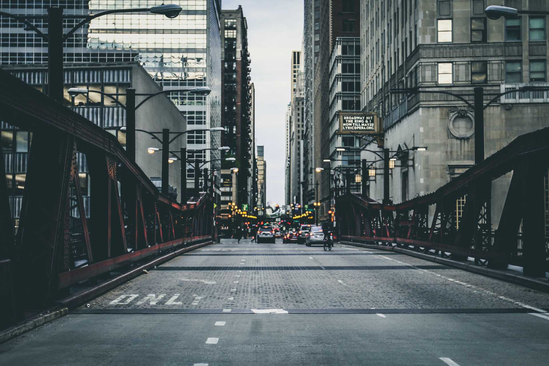 Photograph taken in the center of a busy bridge in Chicago's Loop.